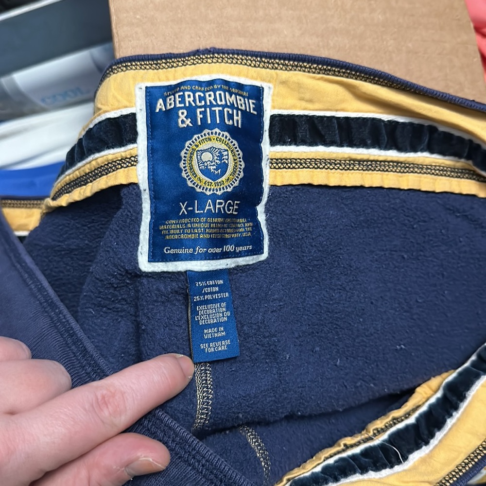 A&F sweatpants🙌🏻 - Picture 5 of 7